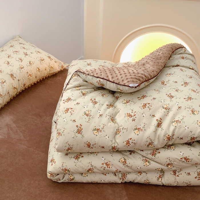 91家纺网 家纺一手货源 找家纺 星期八 2022新款复古碎花豆豆被 复古花花