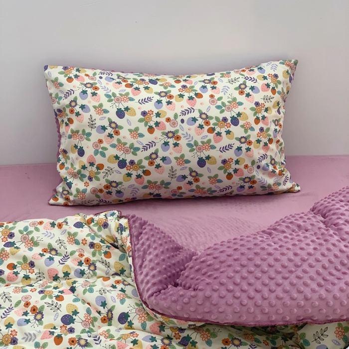 91家纺网 家纺一手货源 找家纺 星期八 2022新款复古碎花豆豆被 花间草莓