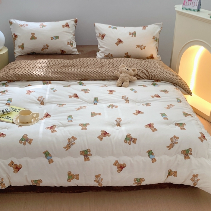 91家纺网 家纺一手货源 找家纺 星期八 2022新款复古碎花豆豆被 可可熊