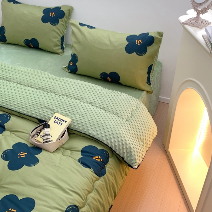 91家纺网 家纺一手货源 找家纺 星期八 2022新款复古碎花豆豆被 玛奇朵绿