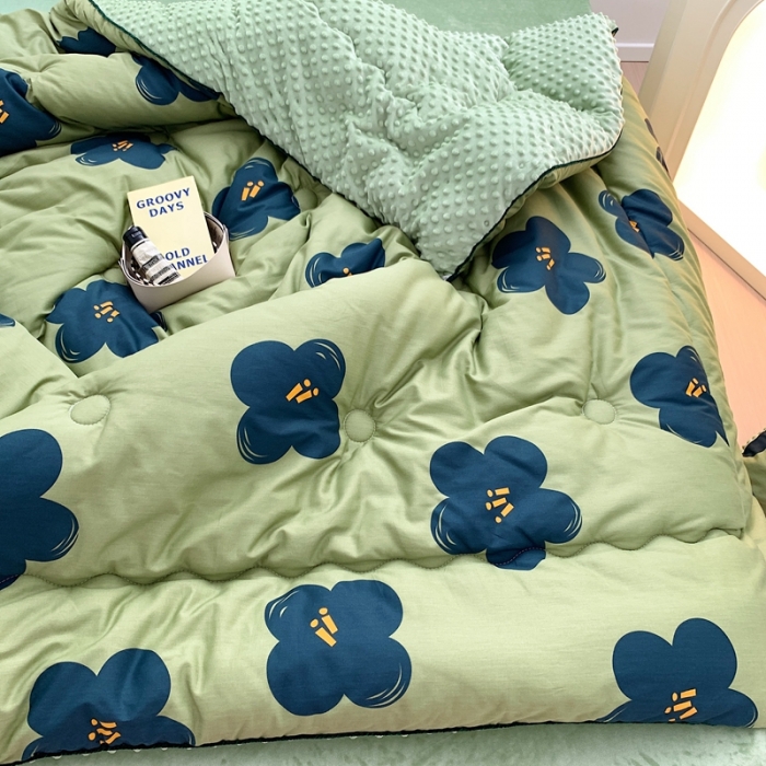 91家纺网 家纺一手货源 找家纺 星期八 2022新款复古碎花豆豆被 玛奇朵绿