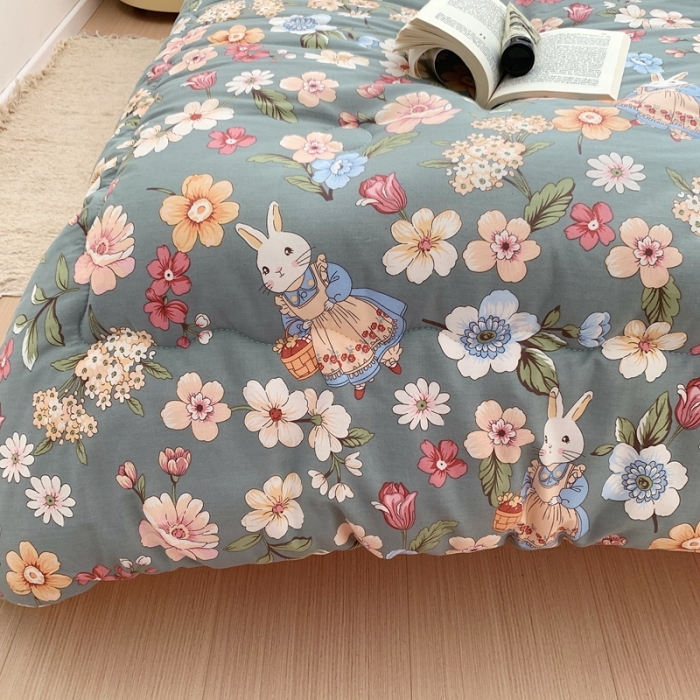 91家纺网 家纺一手货源 找家纺 星期八 2022新款复古碎花豆豆被 梦幻花园兔