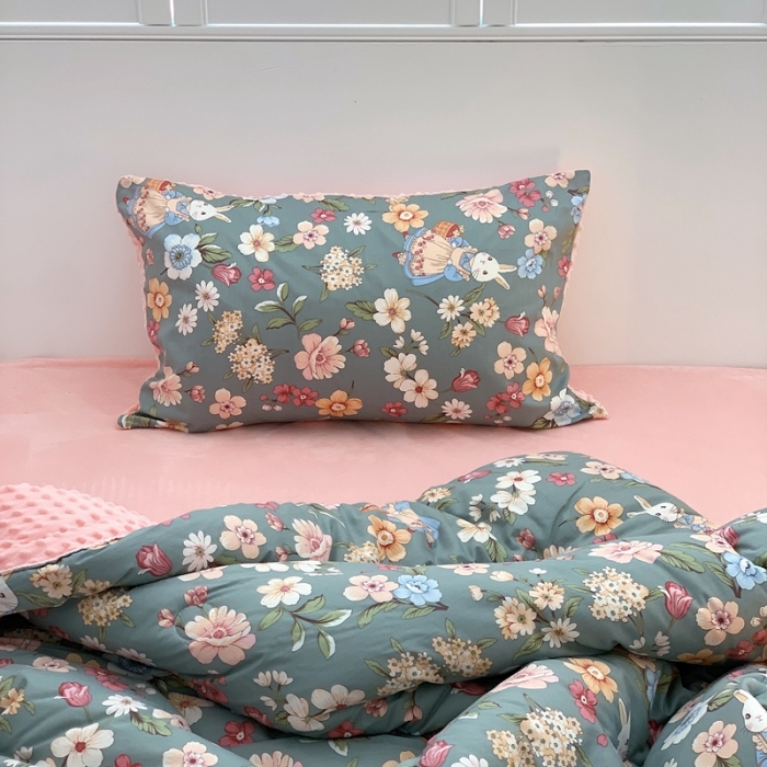 91家纺网 家纺一手货源 找家纺 星期八 2022新款复古碎花豆豆被 梦幻花园兔