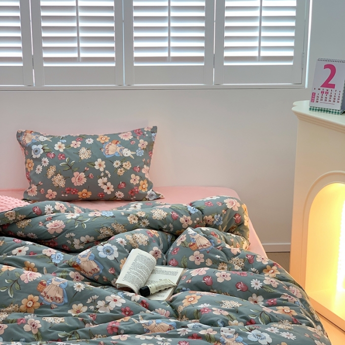 91家纺网 家纺一手货源 找家纺 星期八 2022新款复古碎花豆豆被 梦幻花园兔