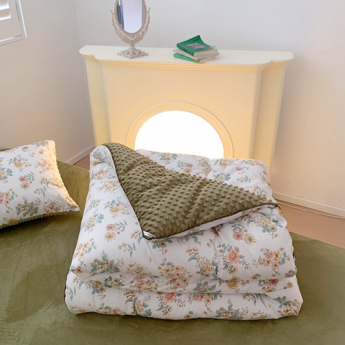 91家纺网 家纺一手货源 找家纺 星期八 2022新款复古碎花豆豆被 邂逅