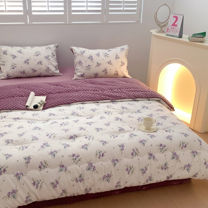 91家纺网 家纺一手货源 找家纺 星期八 2022新款复古碎花豆豆被 薰衣草