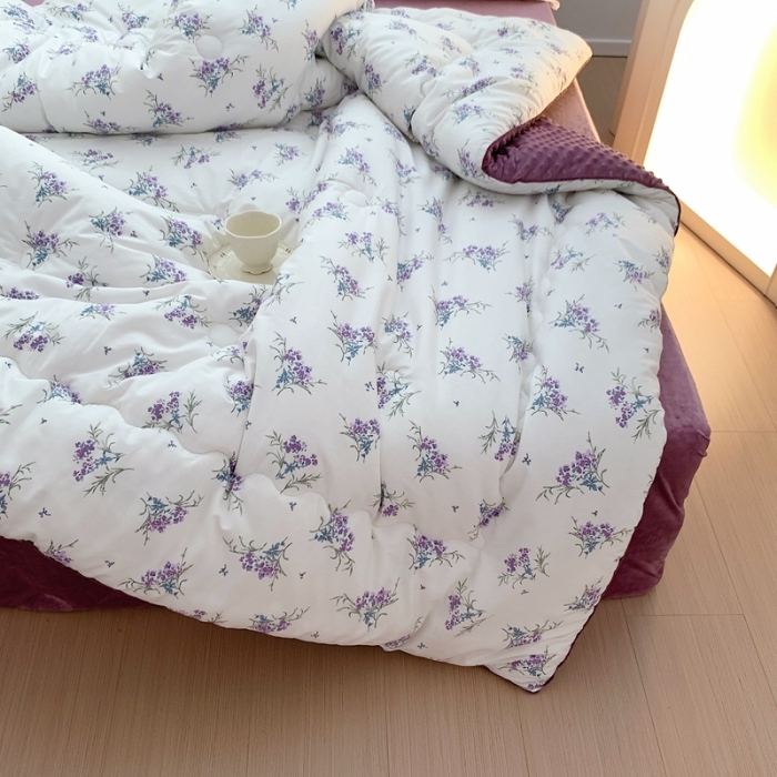 91家纺网 家纺一手货源 找家纺 星期八 2022新款复古碎花豆豆被 薰衣草