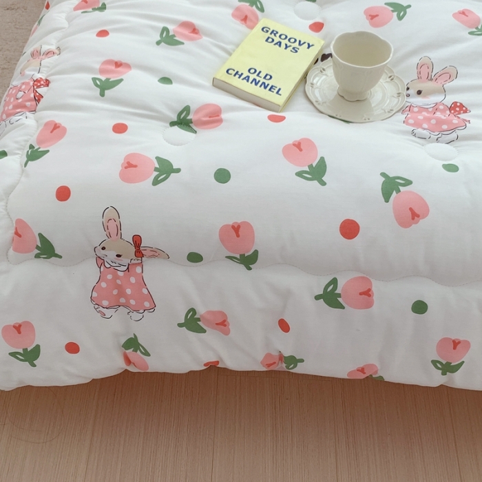 91家纺网 家纺一手货源 找家纺 星期八 2022新款复古碎花豆豆被 郁金香小兔