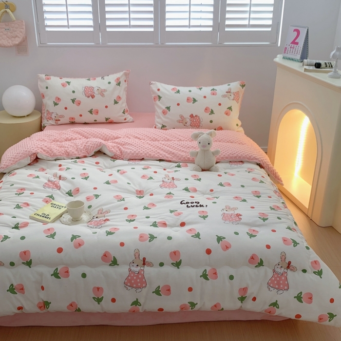 91家纺网 家纺一手货源 找家纺 星期八 2022新款复古碎花豆豆被 郁金香小兔