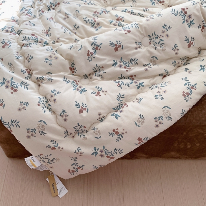 91家纺网 家纺一手货源 找家纺 星期八 2022新款复古碎花豆豆被 仲夏夜之梦