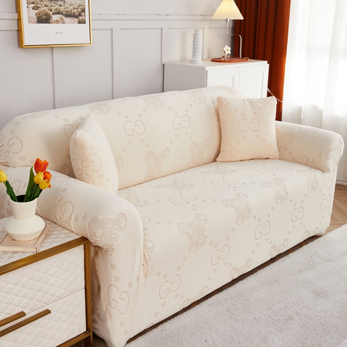 91家纺网 家纺一手货源 找家纺 逐日沙发套 2023新款提花绒直排沙发套 酷熊-米黄