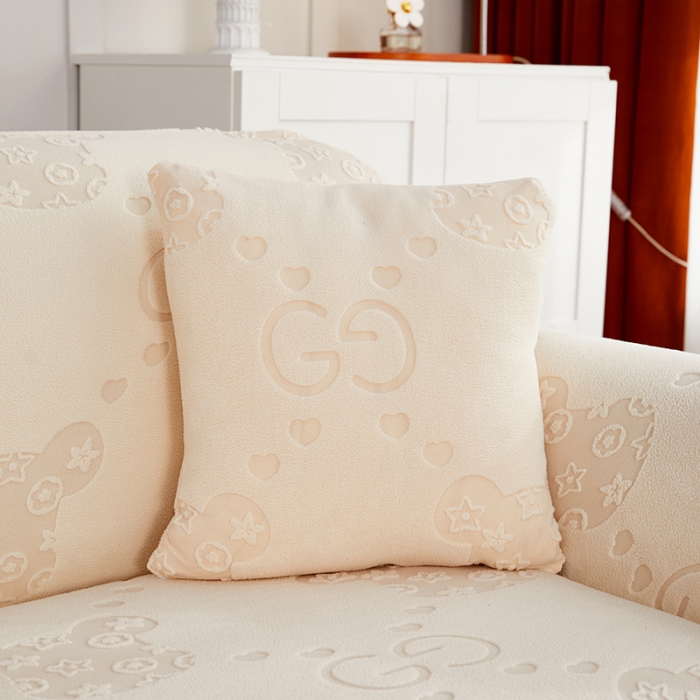 91家纺网 家纺一手货源 找家纺 逐日沙发套 2023新款提花绒直排沙发套 酷熊-米黄