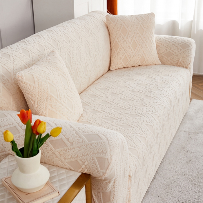 91家纺网 家纺一手货源 找家纺 逐日沙发套 2023新款提花绒直排沙发套 滕条-米黄