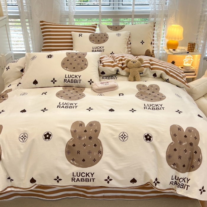 91家纺网 家纺一手货源 找家纺 晨希2023年新款全棉卡通印花简约款多规格四件套  禾果