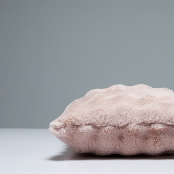 91家纺网 家纺一手货源 找家纺 缔缦2022新款皮草绒抱枕（50*50cm含芯） 豆沙粉