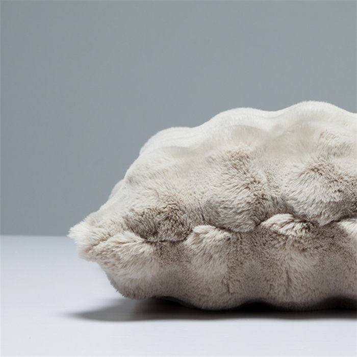 91家纺网 家纺一手货源 找家纺 缔缦2022新款皮草绒抱枕（50*50cm含芯） 米驼色