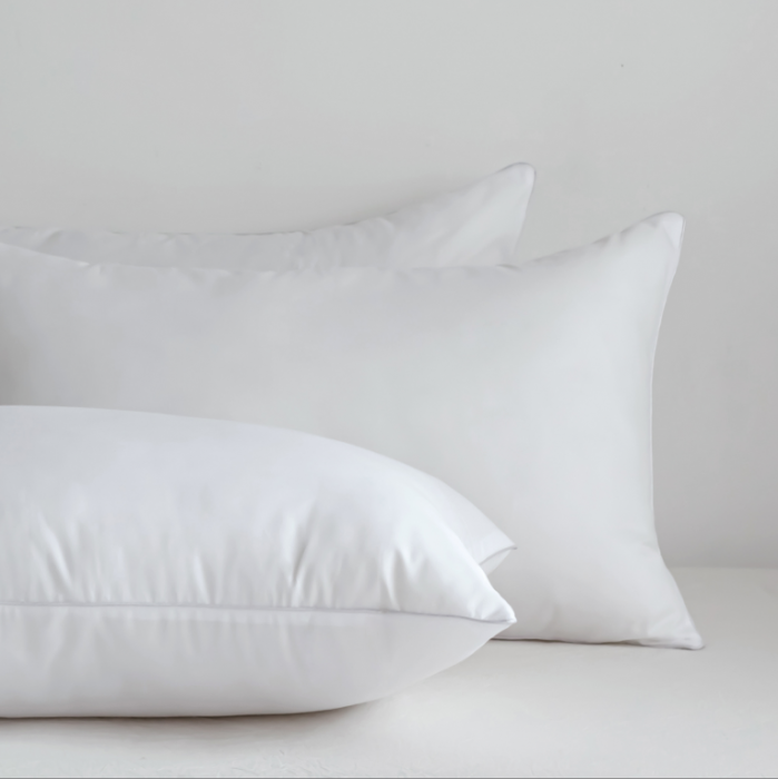 91家纺网 家纺一手货源 找家纺 荣运枕业 酒店枕芯纯白枕头高弹纤维枕赠品