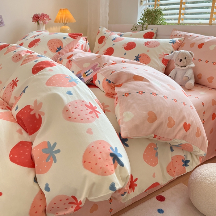 91家纺网 家纺一手货源 找家纺 金丝鸟 2023春夏新品40s全棉13070花卉四件套 草莓园