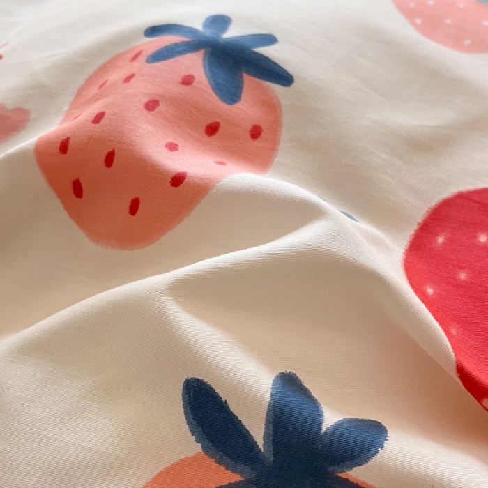 91家纺网 家纺一手货源 找家纺 金丝鸟 2023春夏新品40s全棉13070花卉四件套 草莓园