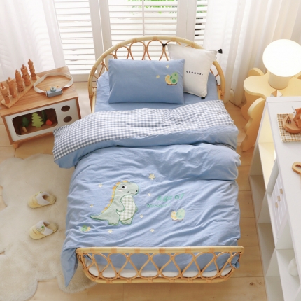 91家纺网 家纺一手货源 找家纺 A类全棉水洗棉儿童套件幼儿园被子三件套宝宝午睡六件套 蛋蛋恐龙蓝