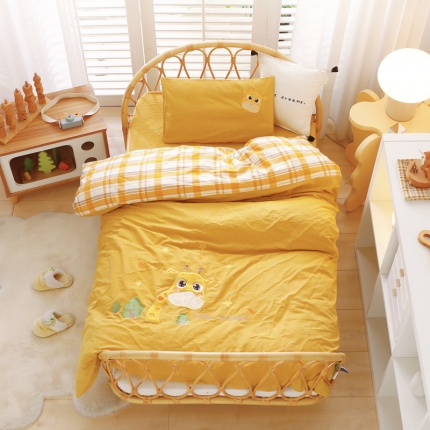 91家纺网 家纺一手货源 找家纺 A类全棉水洗棉儿童套件幼儿园被子三件套宝宝午睡六件套 惊心小鹿黄