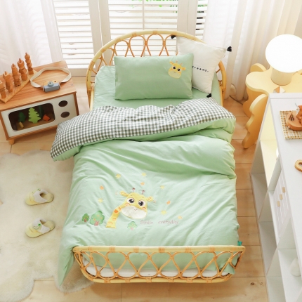 91家纺网 家纺一手货源 找家纺 A类全棉水洗棉儿童套件幼儿园被子三件套宝宝午睡六件套 惊心小鹿绿