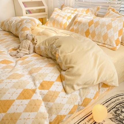 91家纺网 家纺一手货源 找家纺 瑞莱 2023冬季牛奶绒爆款花色单品被套 菱格黄