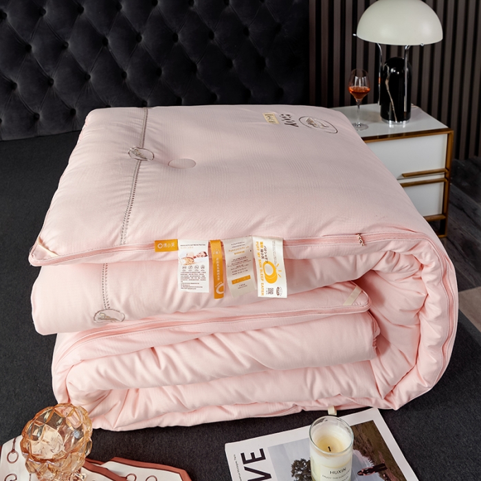 91家纺网 家纺一手货源 找家纺 丽卡家纺2023新款金豆刺绣款大豆子母被 粉色