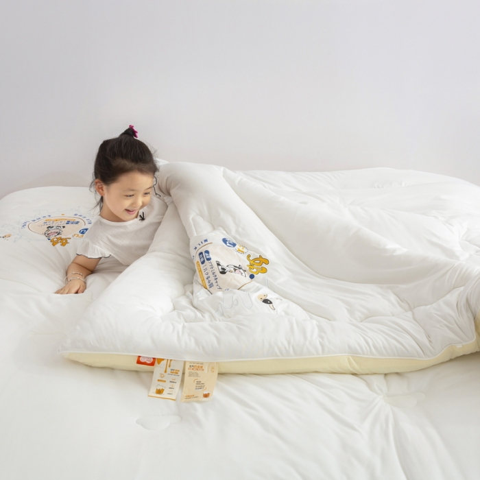 91家纺网 家纺一手货源 找家纺 佳居缘 2023AB双拼糯糯元气奶盖懒人被 奶黄芝芝-白黄