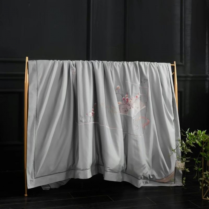 91家纺网 家纺一手货源 找家纺 （总）畅畅 2023新款60长绒棉刺绣羽丝棉被被子被芯