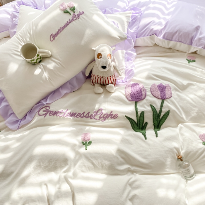 91家纺网 家纺一手货源 找家纺 易禾家纺 2024新款水洗亲肤棉毛巾绣四件套 郁金香-白紫