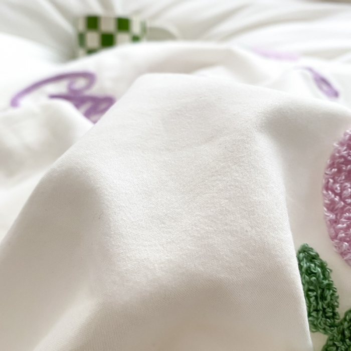 91家纺网 家纺一手货源 找家纺 易禾家纺 2024新款水洗亲肤棉毛巾绣四件套 郁金香-白紫