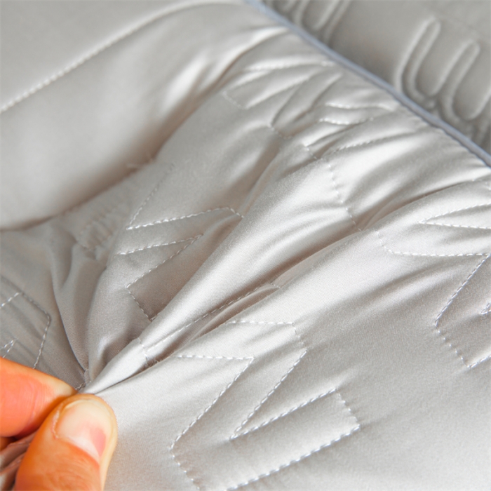 91家纺网 家纺一手货源 找家纺 爱来伊 2023新款乳胶牵引枕头 高级灰