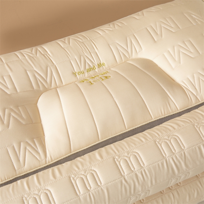 91家纺网 家纺一手货源 找家纺 爱来伊 2023新款乳胶牵引枕头 尊贵黄