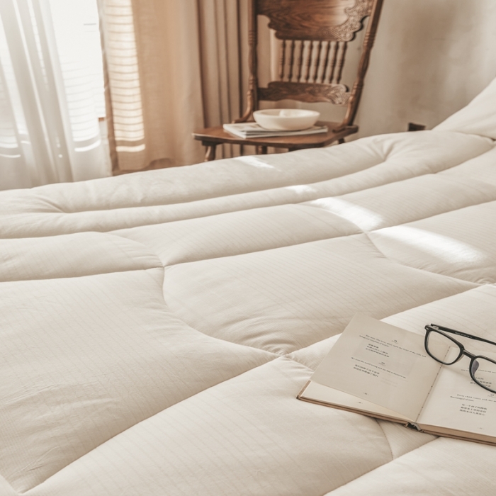 91家纺网 家纺一手货源 找家纺 安莱生活 2023新款原棉大豆床褥软床垫 白色