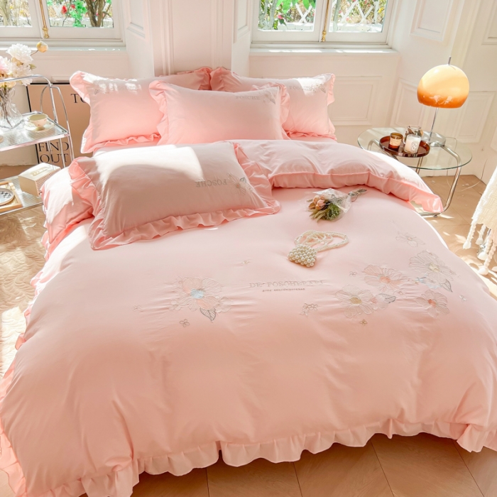 91家纺网 家纺一手货源 找家纺 ab家纺 2023新款满绣水洗棉四件套 浅粉