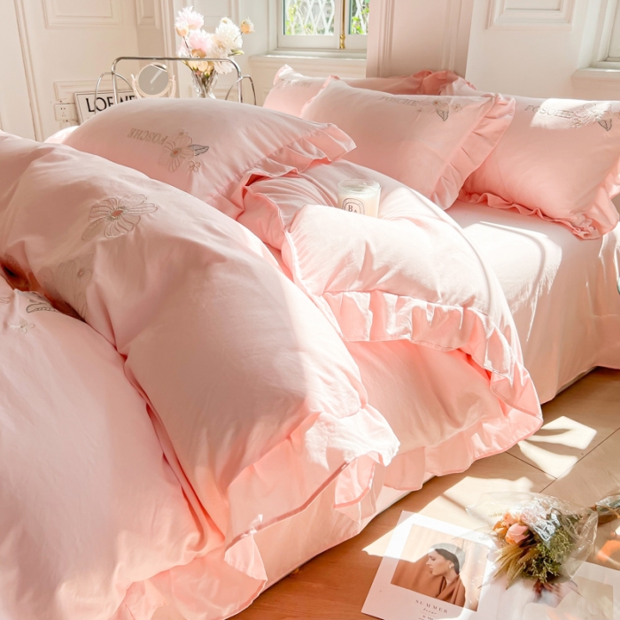 91家纺网 家纺一手货源 找家纺 ab家纺 2023新款满绣水洗棉四件套 浅粉