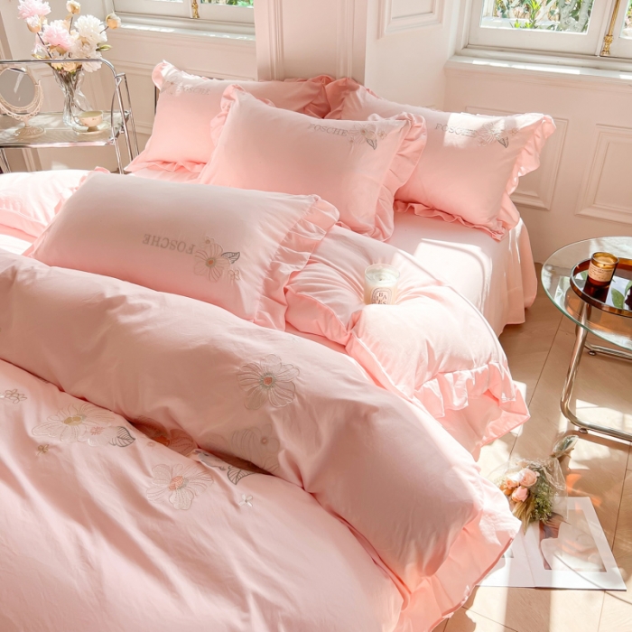 91家纺网 家纺一手货源 找家纺 ab家纺 2023新款满绣水洗棉四件套 浅粉