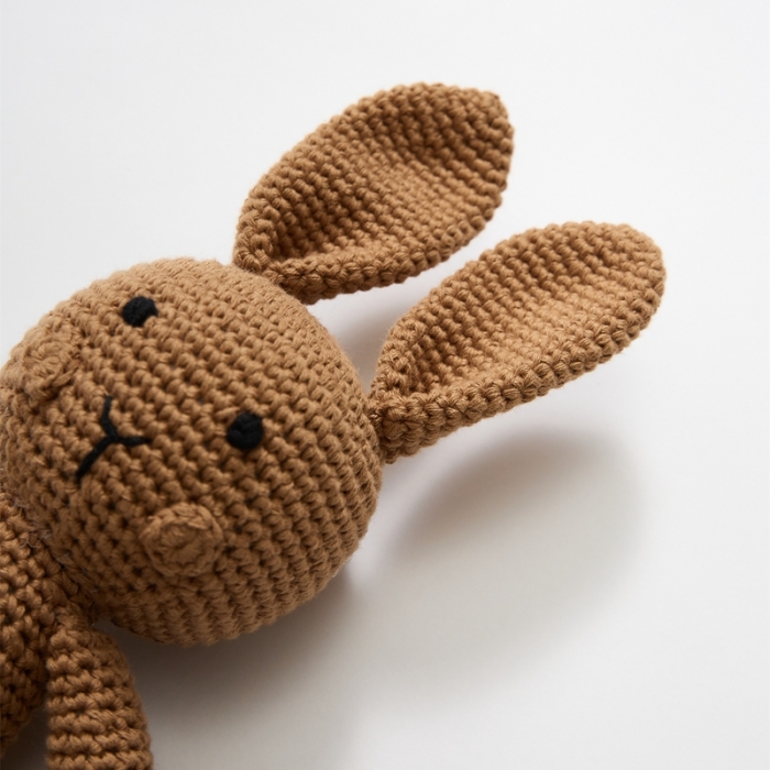 91家纺网 家纺一手货源 找家纺 暖绵绵 2025新款派克兔玩偶 卡其