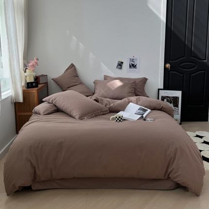 91家纺网 家纺一手货源 找家纺 (总) 三朵 2023新款全棉提花贡缎锻格四件套-场景二