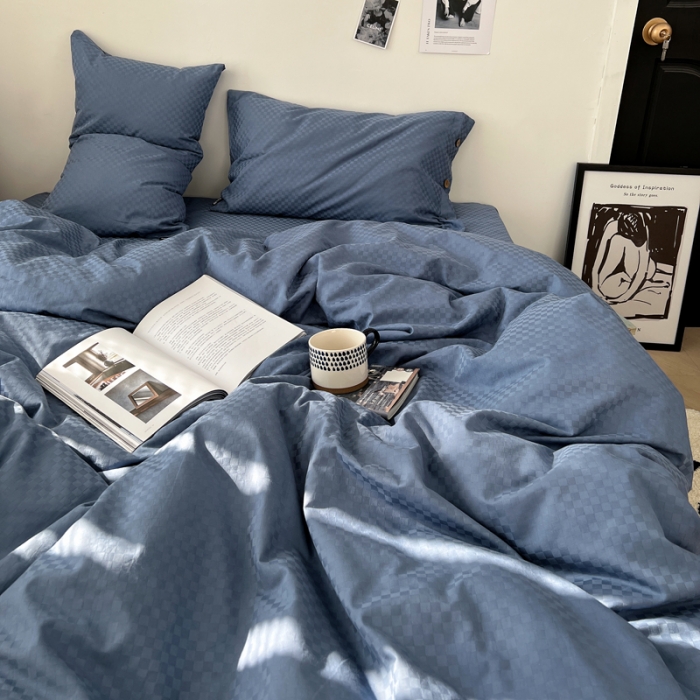 91家纺网 家纺一手货源 找家纺 (总) 三朵 2023新款全棉提花贡缎锻格四件套-场景二