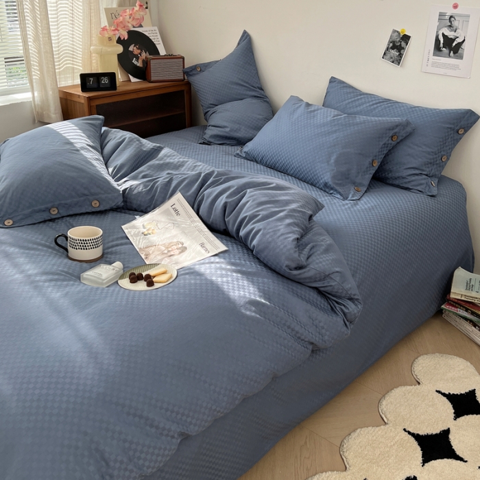 91家纺网 家纺一手货源 找家纺 (总) 三朵 2023新款全棉提花贡缎锻格四件套-场景二