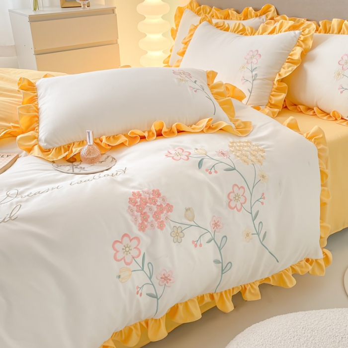 91家纺网 家纺一手货源 找家纺 富盛 2024新款水洗亲肤棉刺绣四件套公主风四件套 幸运花—白