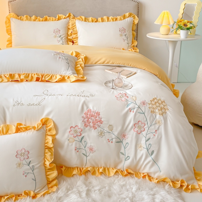 91家纺网 家纺一手货源 找家纺 富盛 2024新款水洗亲肤棉刺绣四件套公主风四件套 幸运花—白