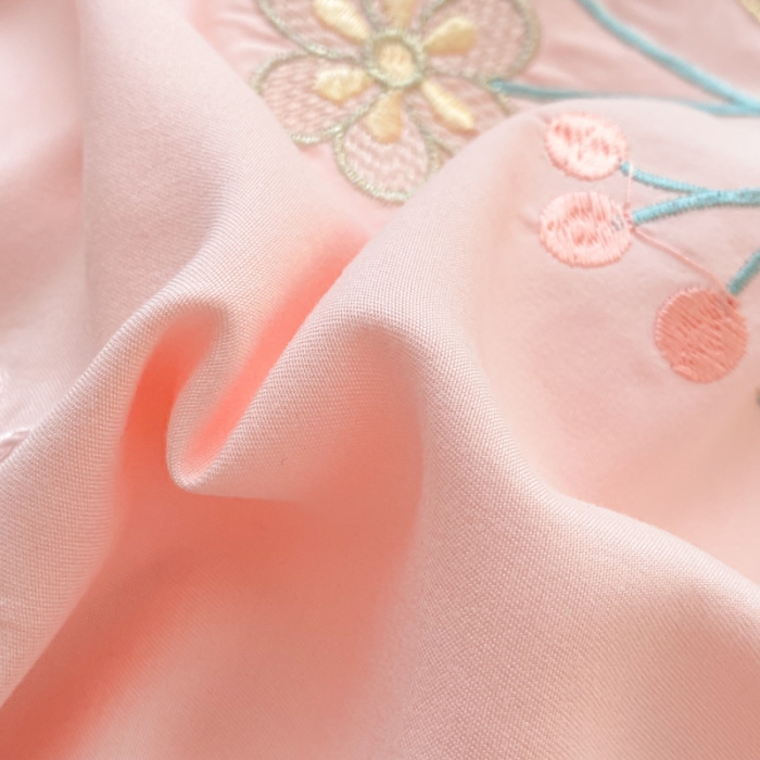 91家纺网 家纺一手货源 找家纺 富盛 2024新款水洗亲肤棉刺绣四件套公主风四件套 幸运花—粉