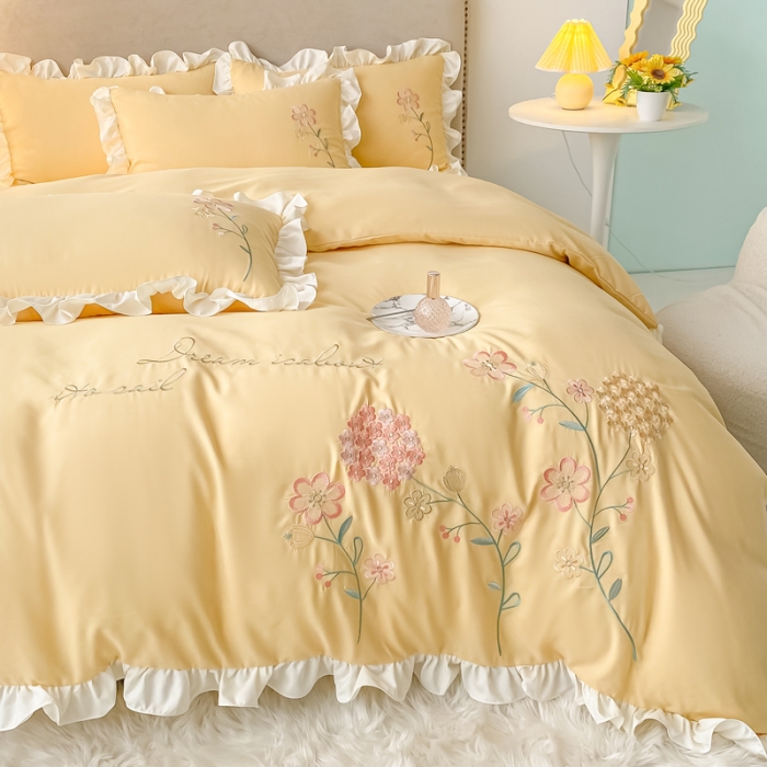 91家纺网 家纺一手货源 找家纺 富盛 2024新款水洗亲肤棉刺绣四件套公主风四件套 幸运花—黄