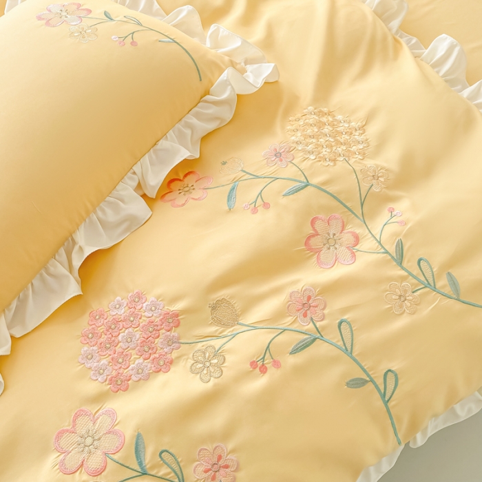 91家纺网 家纺一手货源 找家纺 富盛 2024新款水洗亲肤棉刺绣四件套公主风四件套 幸运花—黄