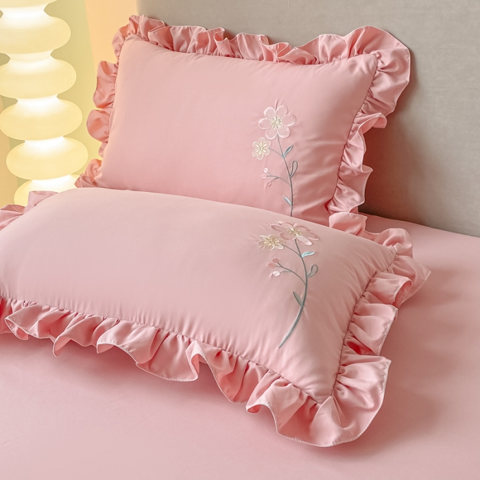 91家纺网 家纺一手货源 找家纺 富盛 2024新款水洗亲肤棉刺绣四件套公主风四件套 幸运花—豆沙