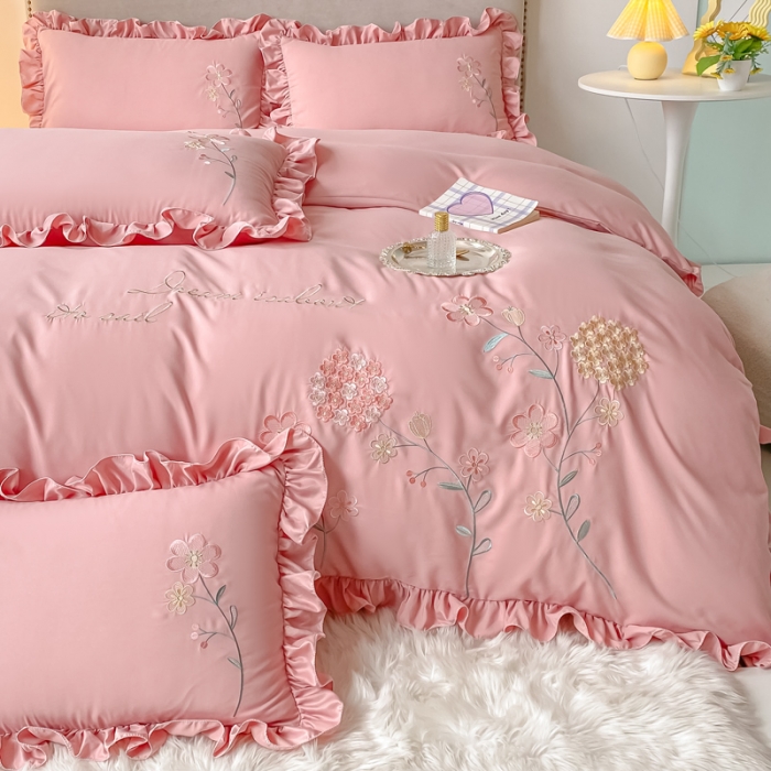 91家纺网 家纺一手货源 找家纺 富盛 2024新款水洗亲肤棉刺绣四件套公主风四件套 幸运花—豆沙