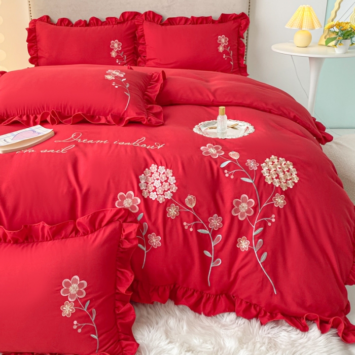 91家纺网 家纺一手货源 找家纺 富盛 2024新款水洗亲肤棉刺绣四件套公主风四件套 幸运花—大红